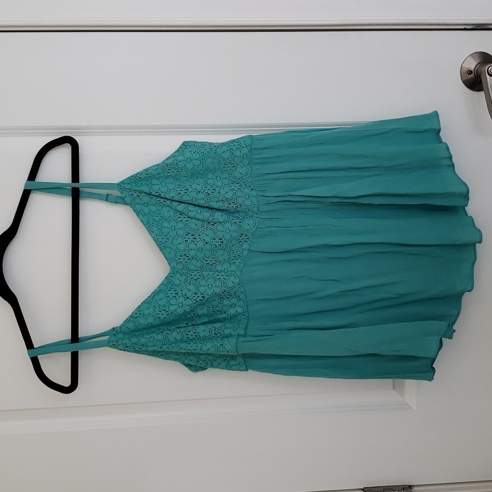 Torrid Spaghetti Strapped Lace Detail Flowy Tank Top Green - Size 2